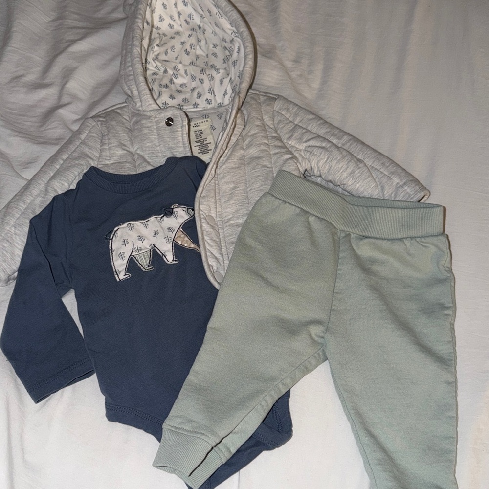 MAX STUDIO Baby 3 Piece Jacket Pants & Bodysuit Bear Size 3-6 months